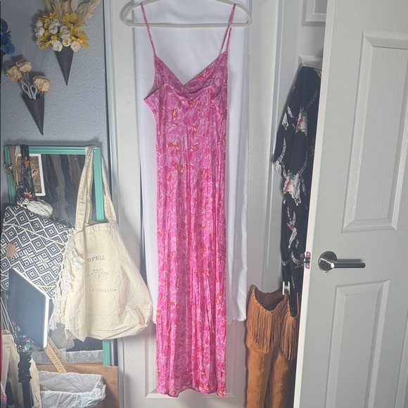 NWT Spell Islamorada Bias Maxi Dress in Canyon Rose Size Medium - Picture 7 of 14